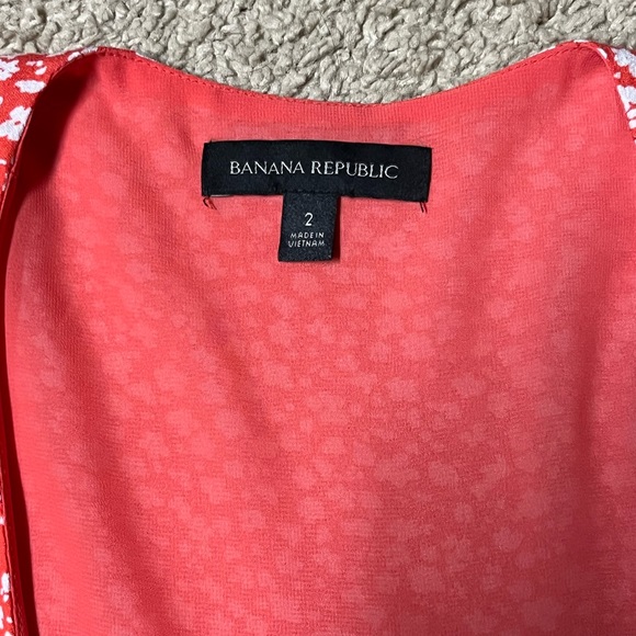 Cute Floral wrap dress. Size 2. - Picture 2 of 2